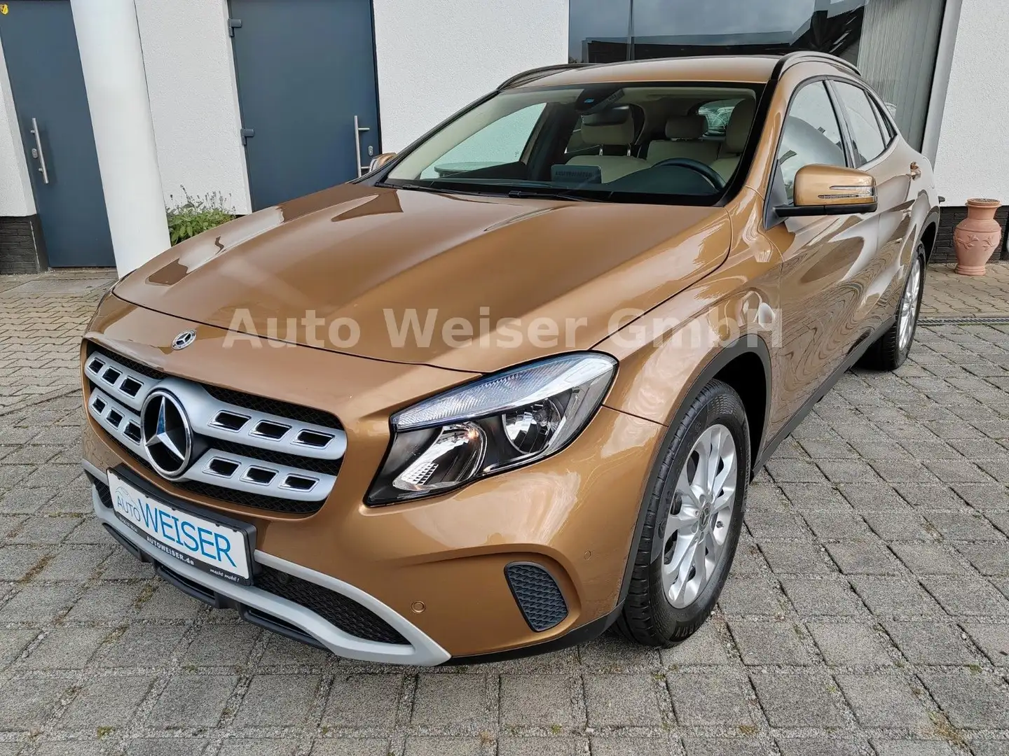 Mercedes-Benz GLA 200 *SH *NAVI *LEDER *KAMERA Beige - 2