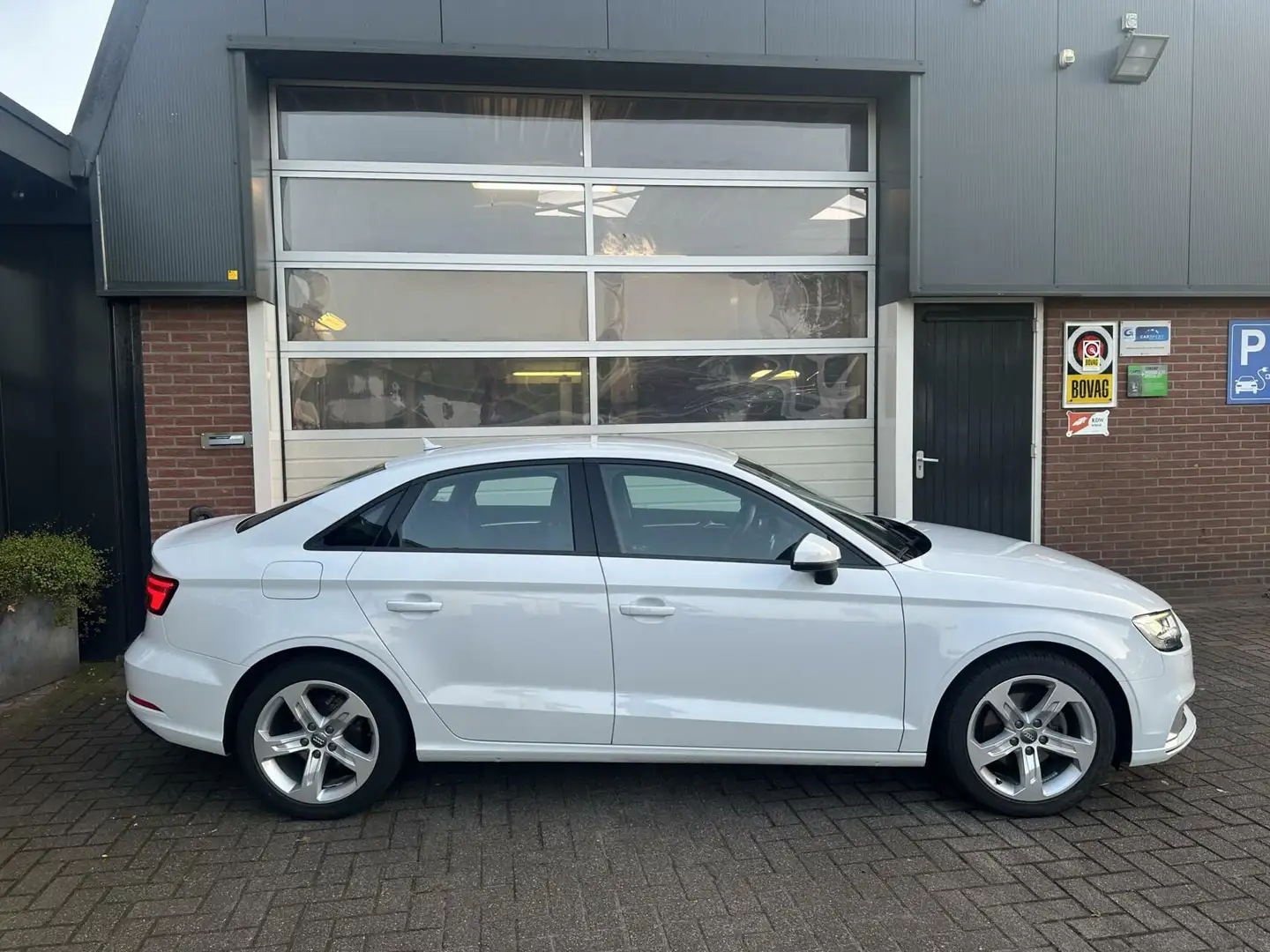 Audi A3 Limousine 1.0 TFSI Sport Lease Edition *ALL-IN PRI Wit - 2
