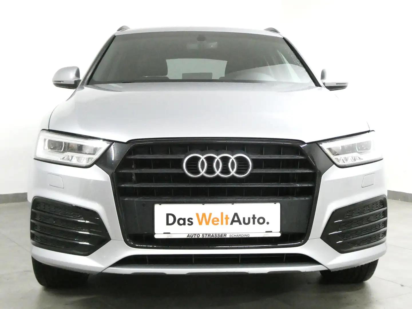 Audi Q3 2,0 TDI S-tronic "Sport" LED Navi Ahk Shz elektr.H Silber - 2