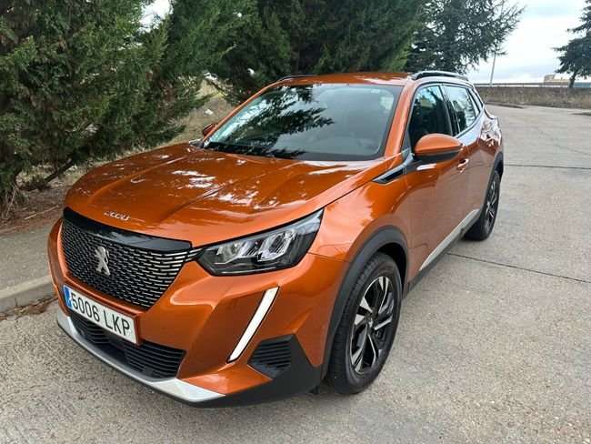 Peugeot 2008 1.2 T - foto 1