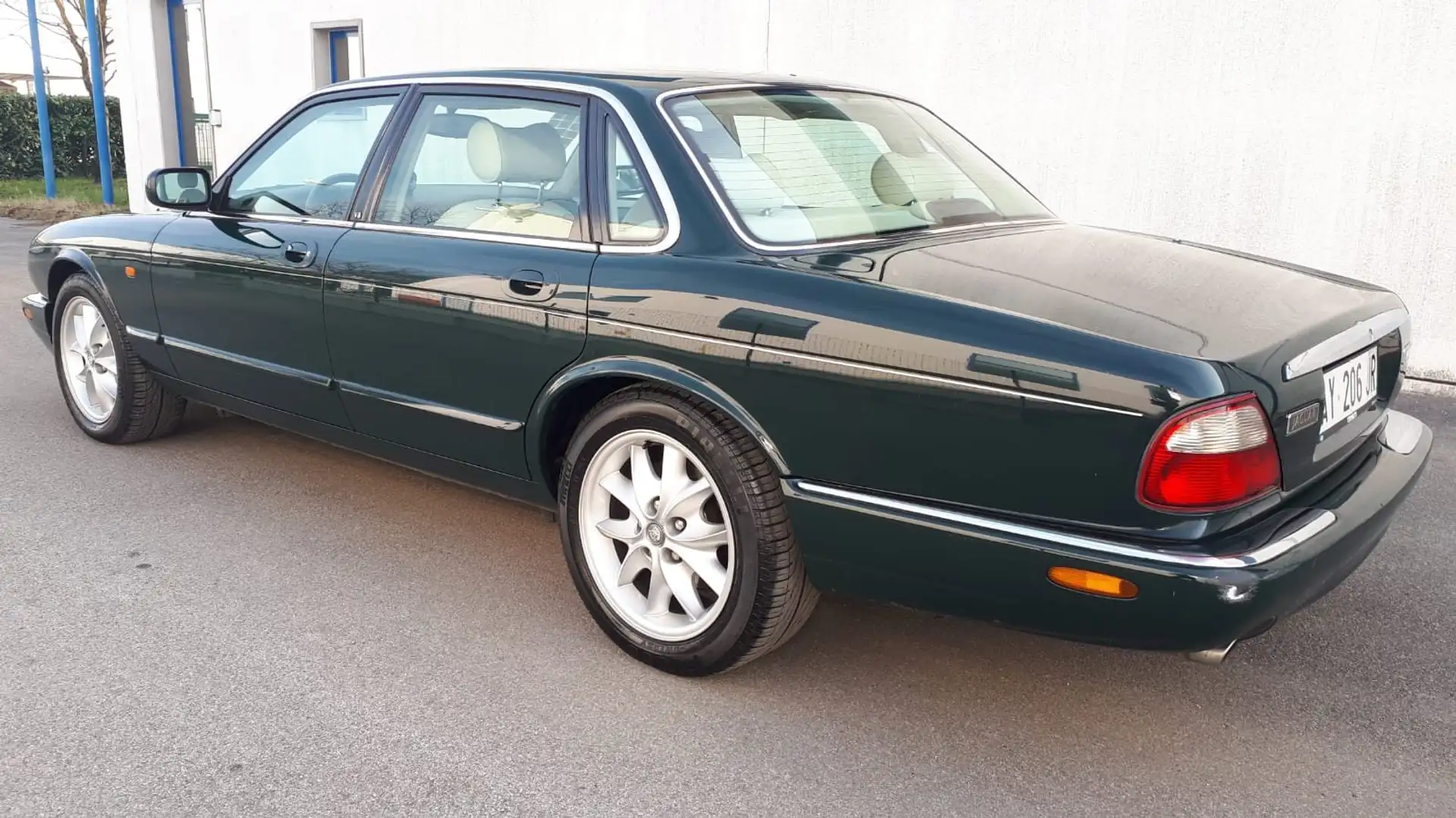 Jaguar XJ XJ8 V-VI 1998 4.0L Executive Verde - 2