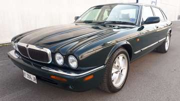 XJ8 V-VI 1998 4.0L Executive