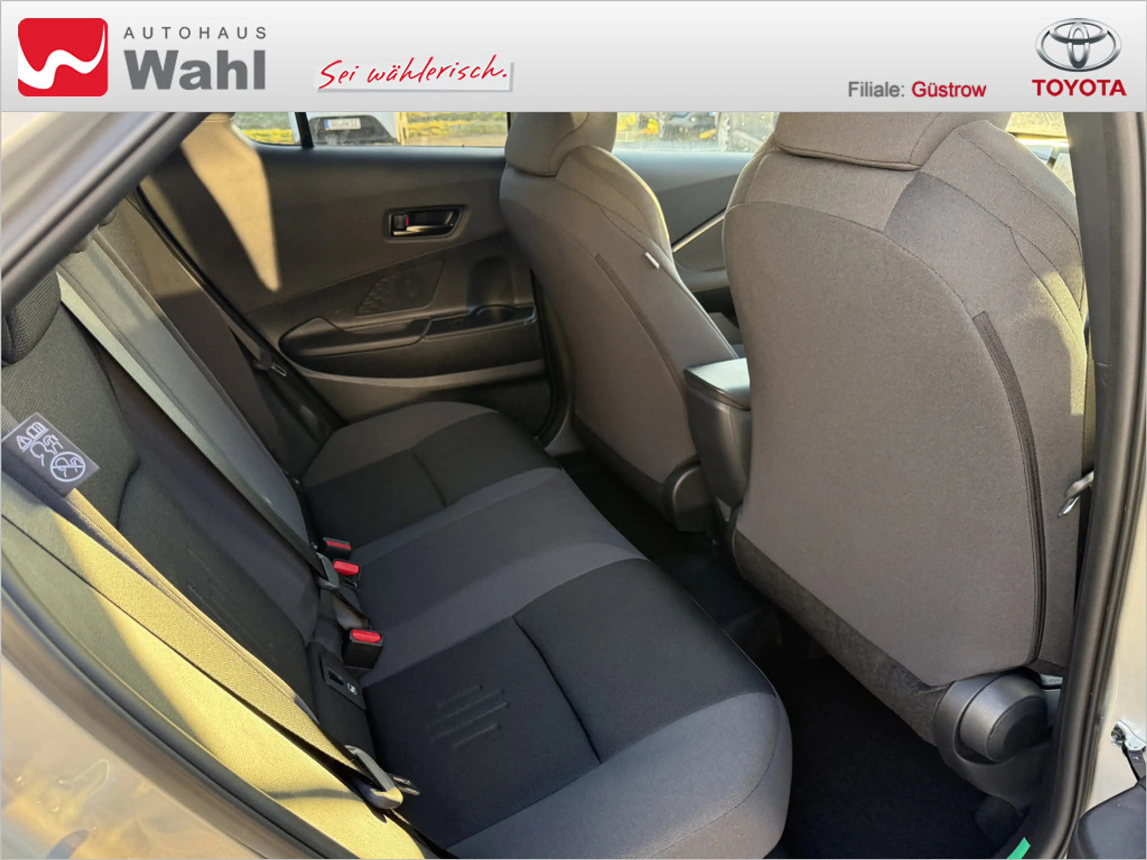 Toyota C-HR 2.0 Plug-In Hybrid FWD Teamplayer — photo 9