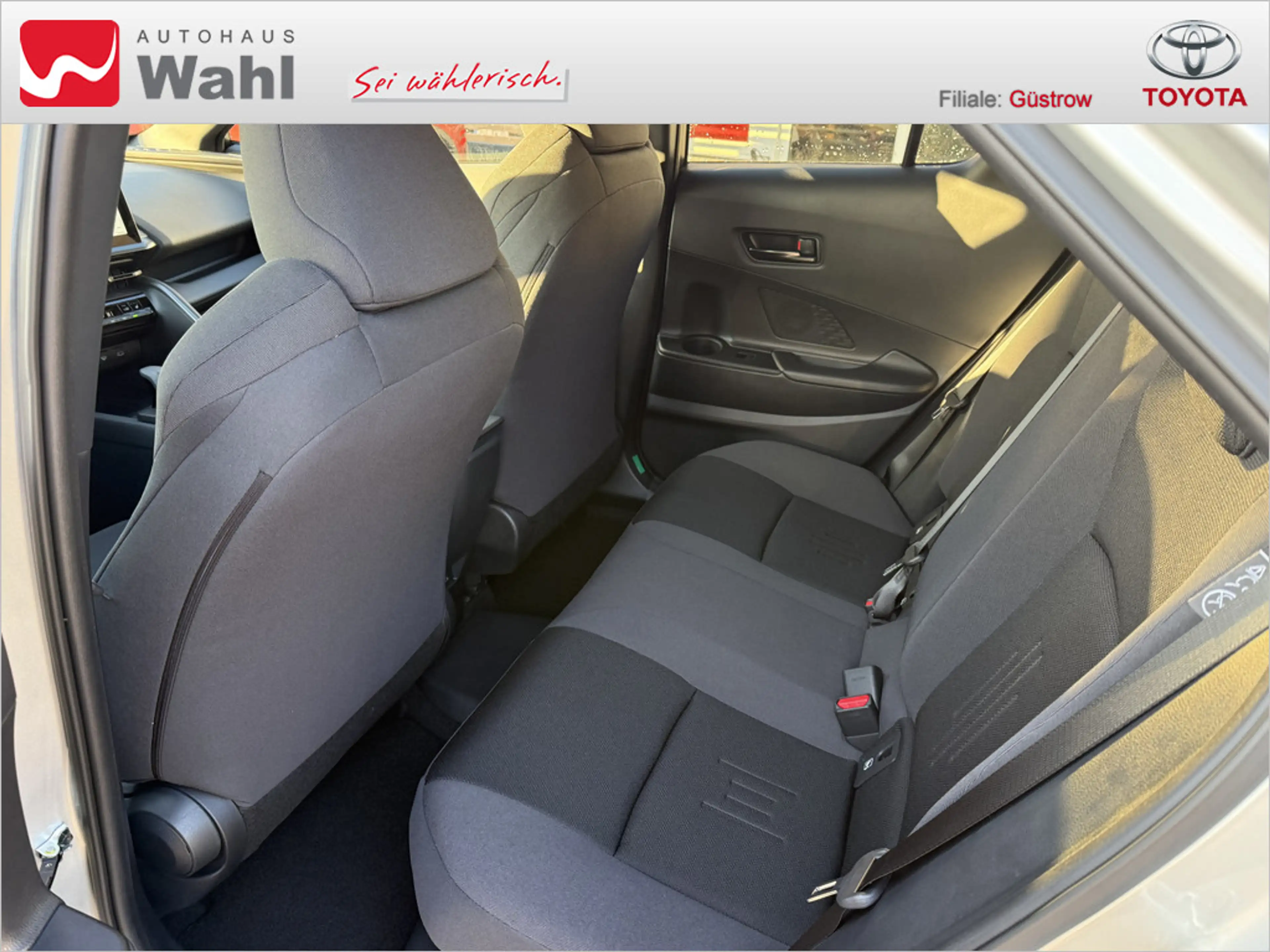 Toyota C-HR 2.0 Plug-In Hybrid FWD Teamplayer — photo 13