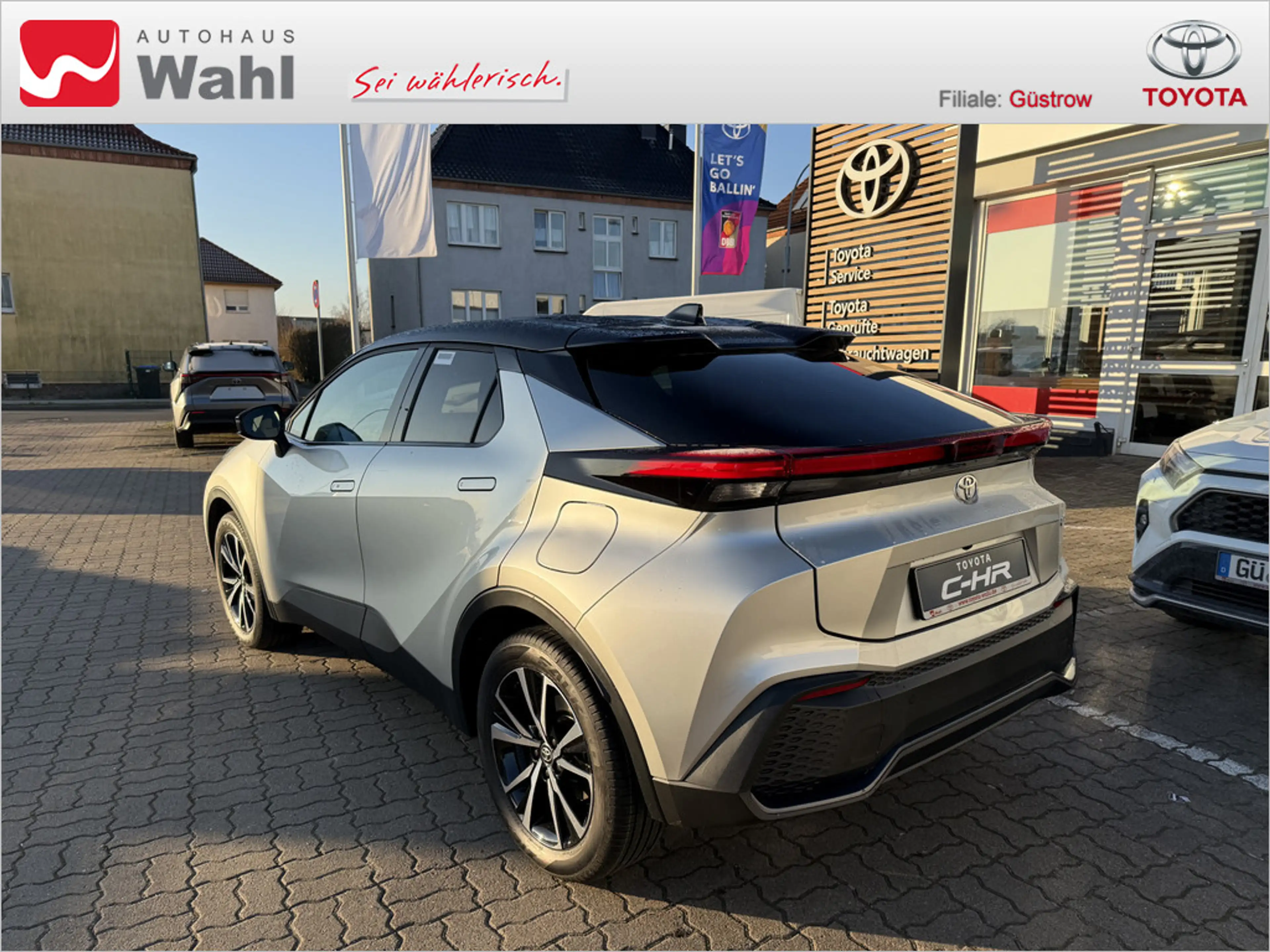 Toyota C-HR 2.0 Plug-In Hybrid FWD Teamplayer — photo 2