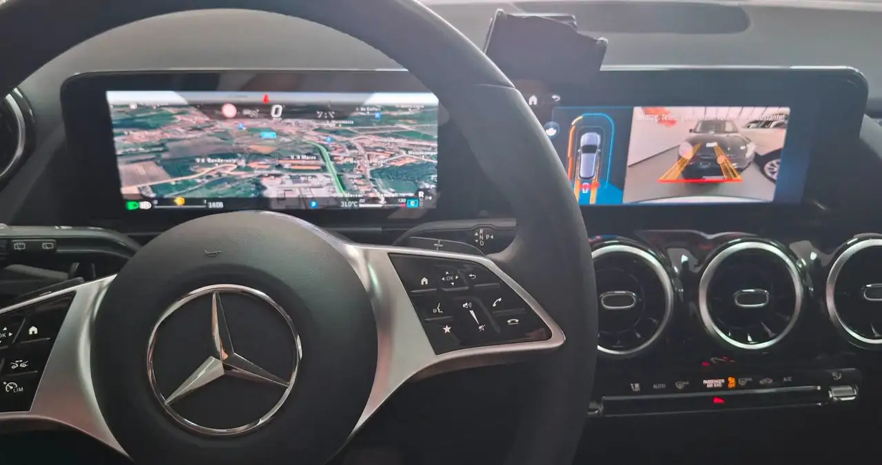 Mercedes-Benz GLA 2026 — фото 10