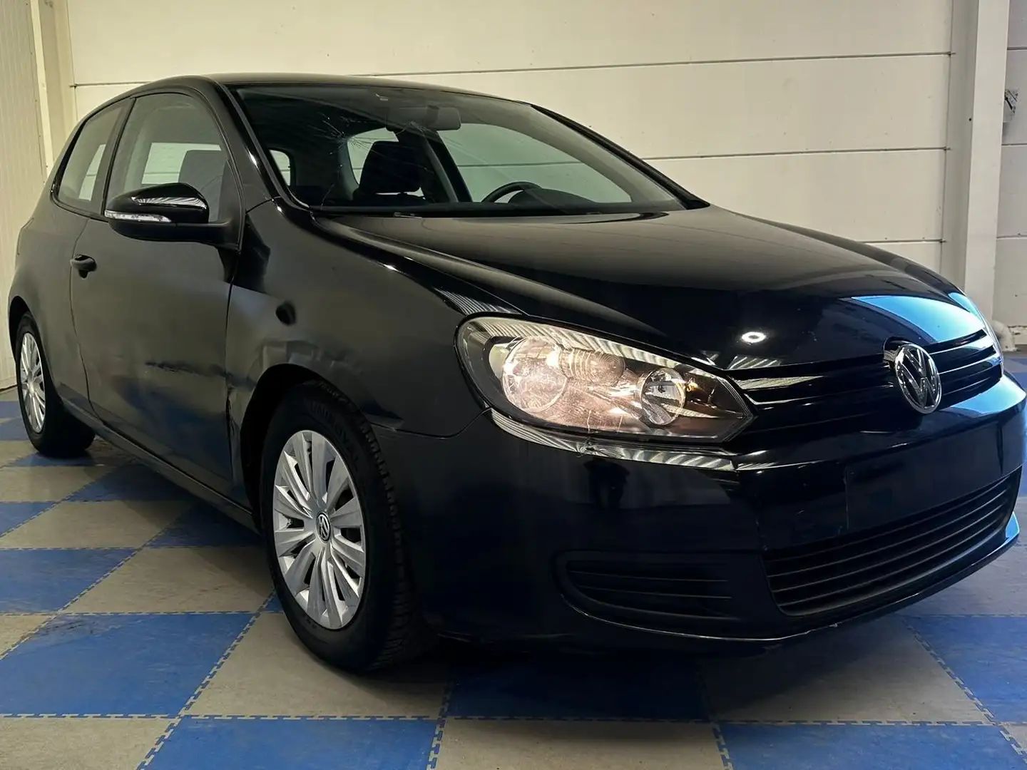 Volkswagen Golf 1.6 CR TDi Trendline DPF Noir - 2