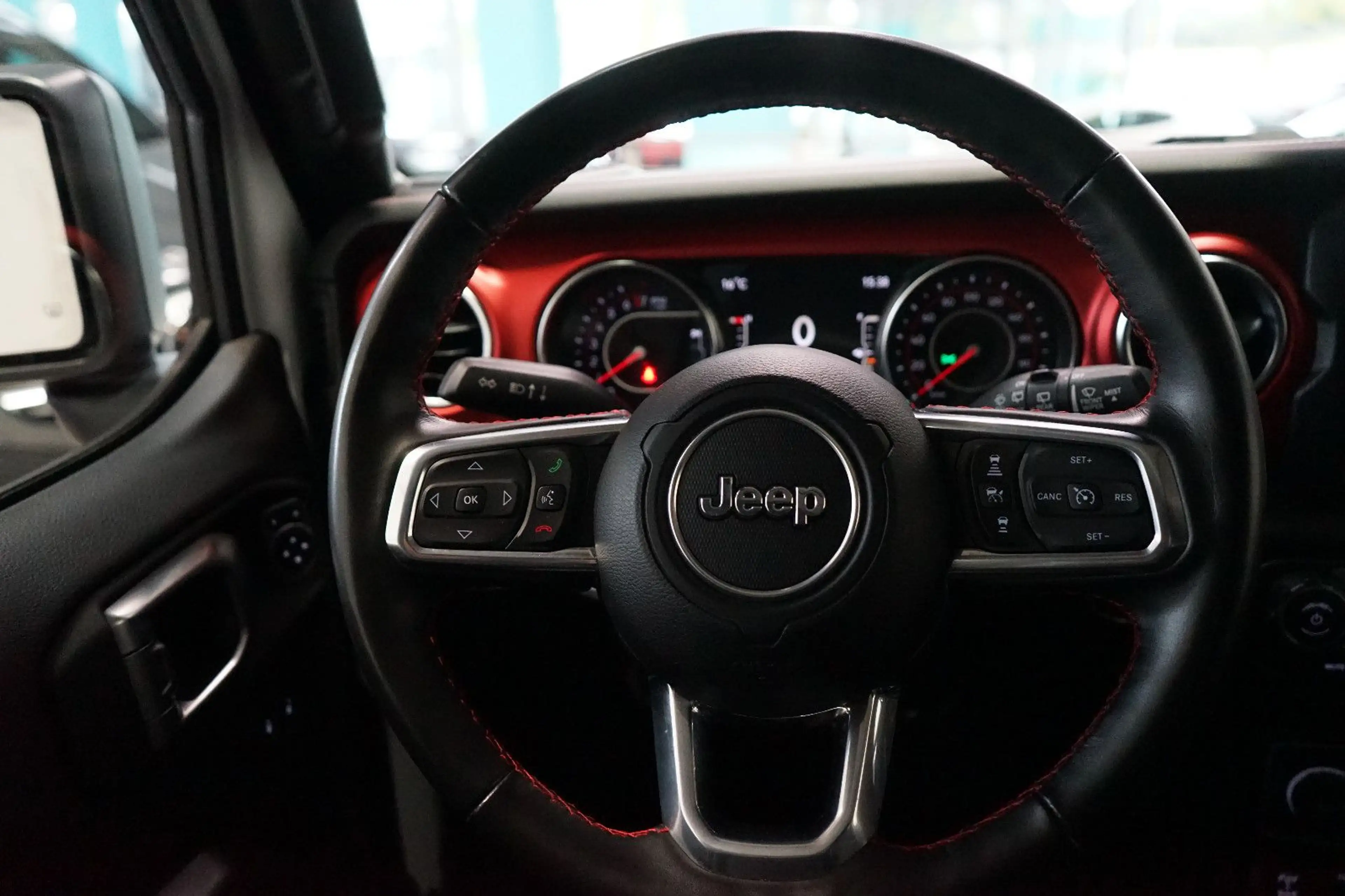 Jeep Wrangler Rubicon 3.6L V6 Trail Rated Hardtop+AHK — photo 12