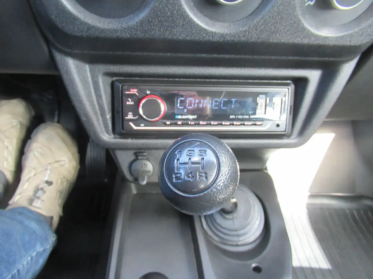 Lada Niva Legend 4x4 SHZG LED AHK RADIO elek. SPIEGEL 14