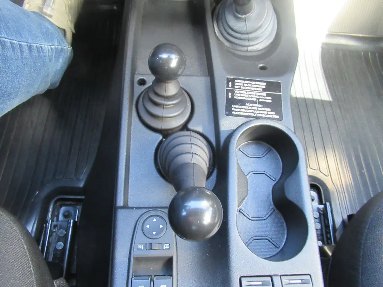 Lada Niva Legend 4x4 SHZG LED AHK RADIO elek. SPIEGEL 13