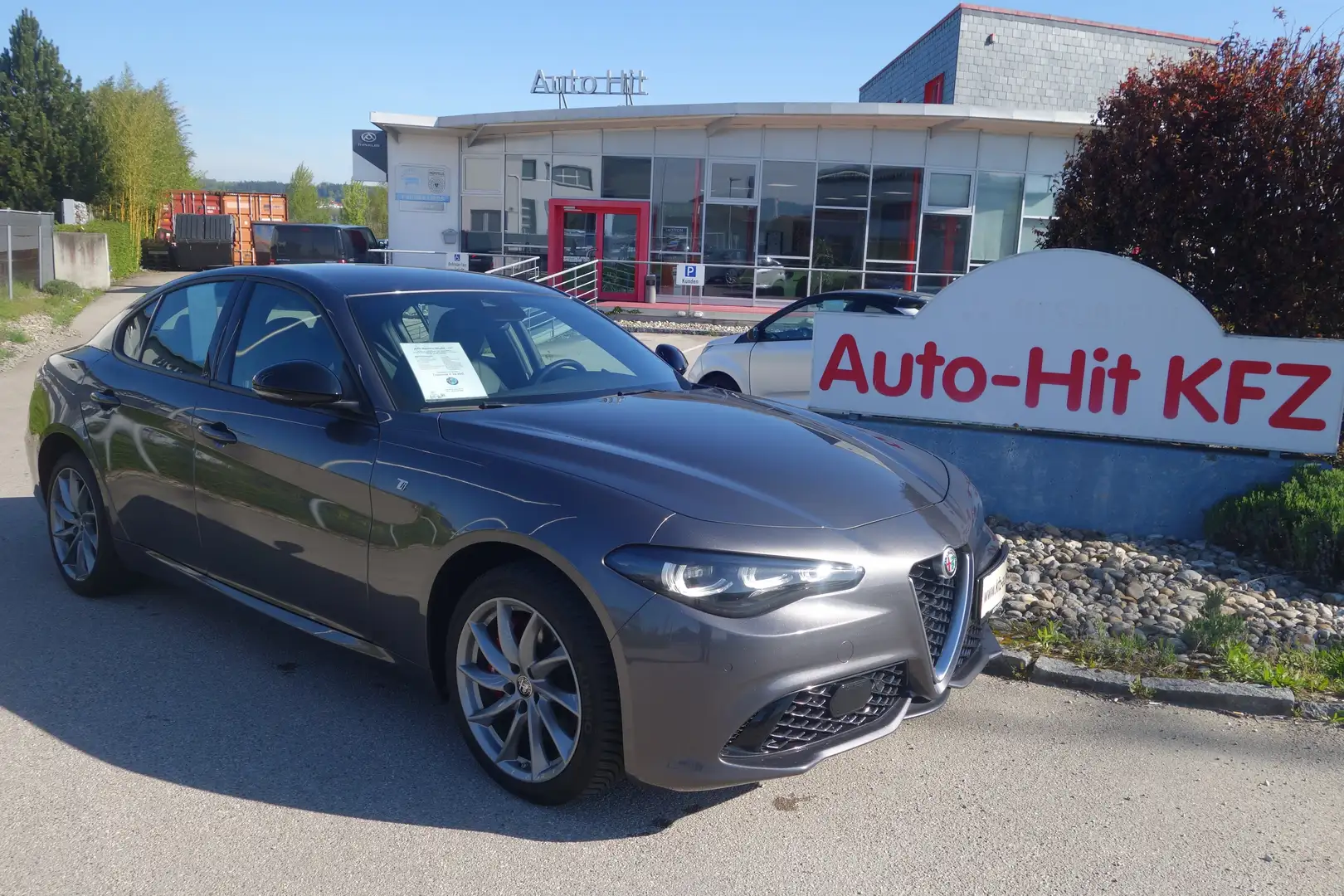 Alfa Romeo Giulia Giulia Ti 2,0 280 AT8 Q4 Ti ***leasingfähig*** Grau - 1