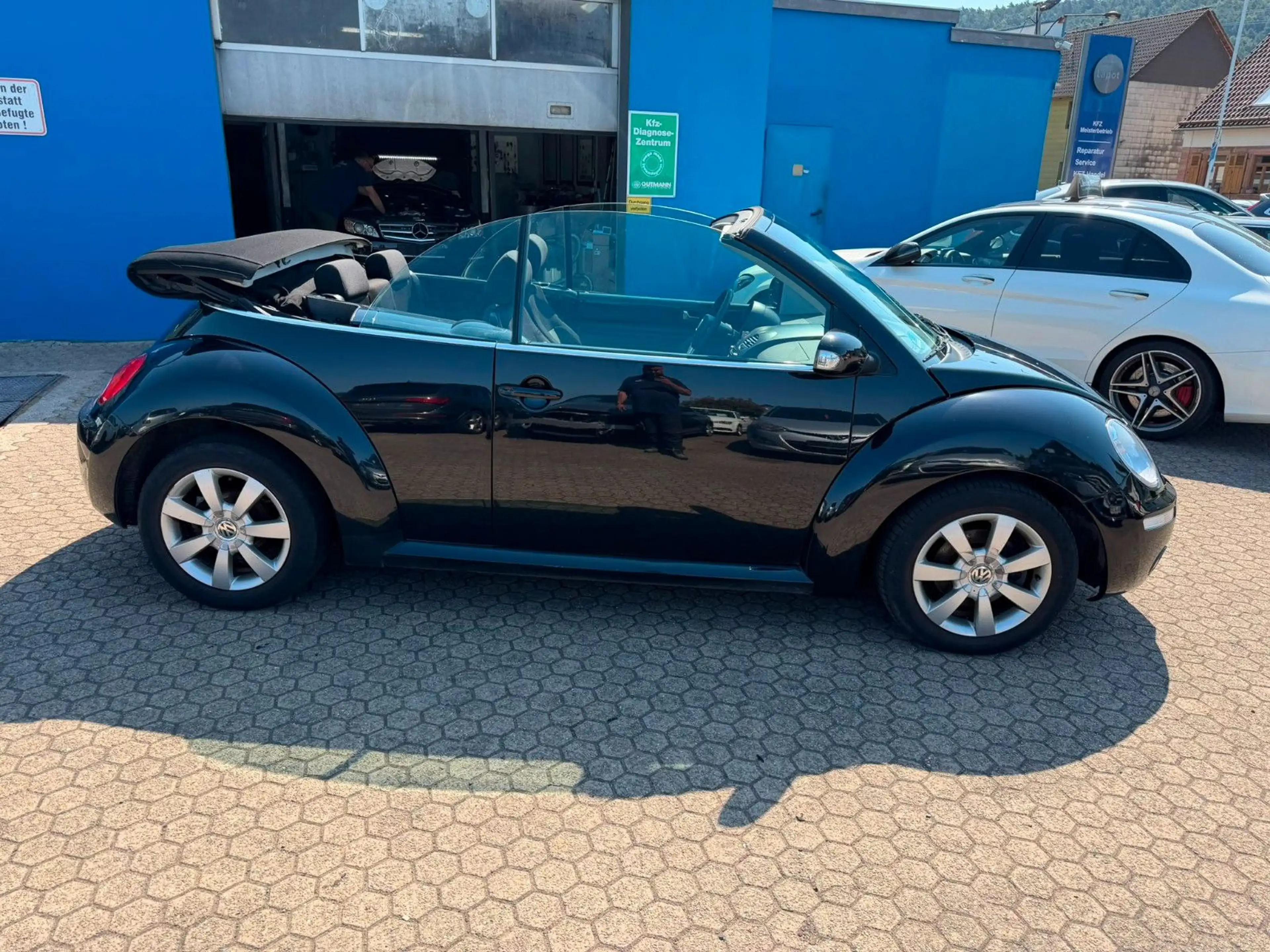 Volkswagen New Beetle 2.0 Cabriolet — photo 10