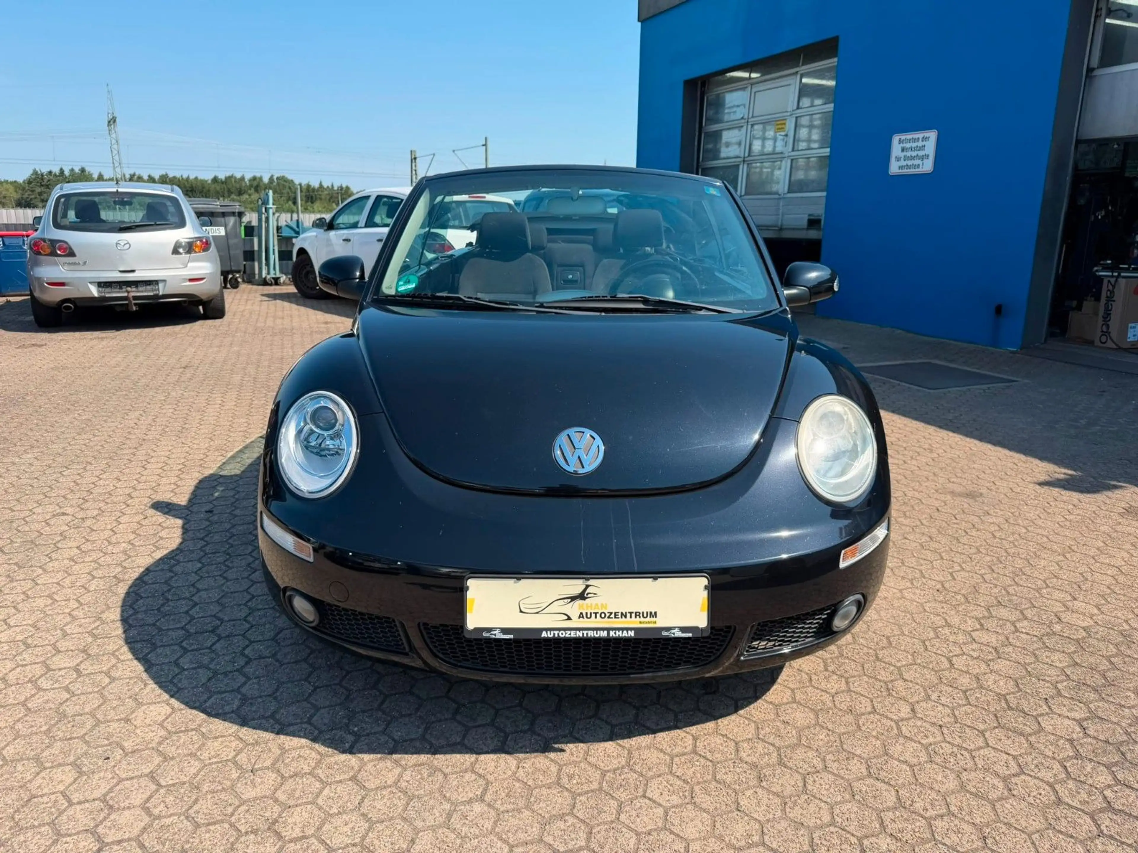 Volkswagen New Beetle 2.0 Cabriolet — photo 3