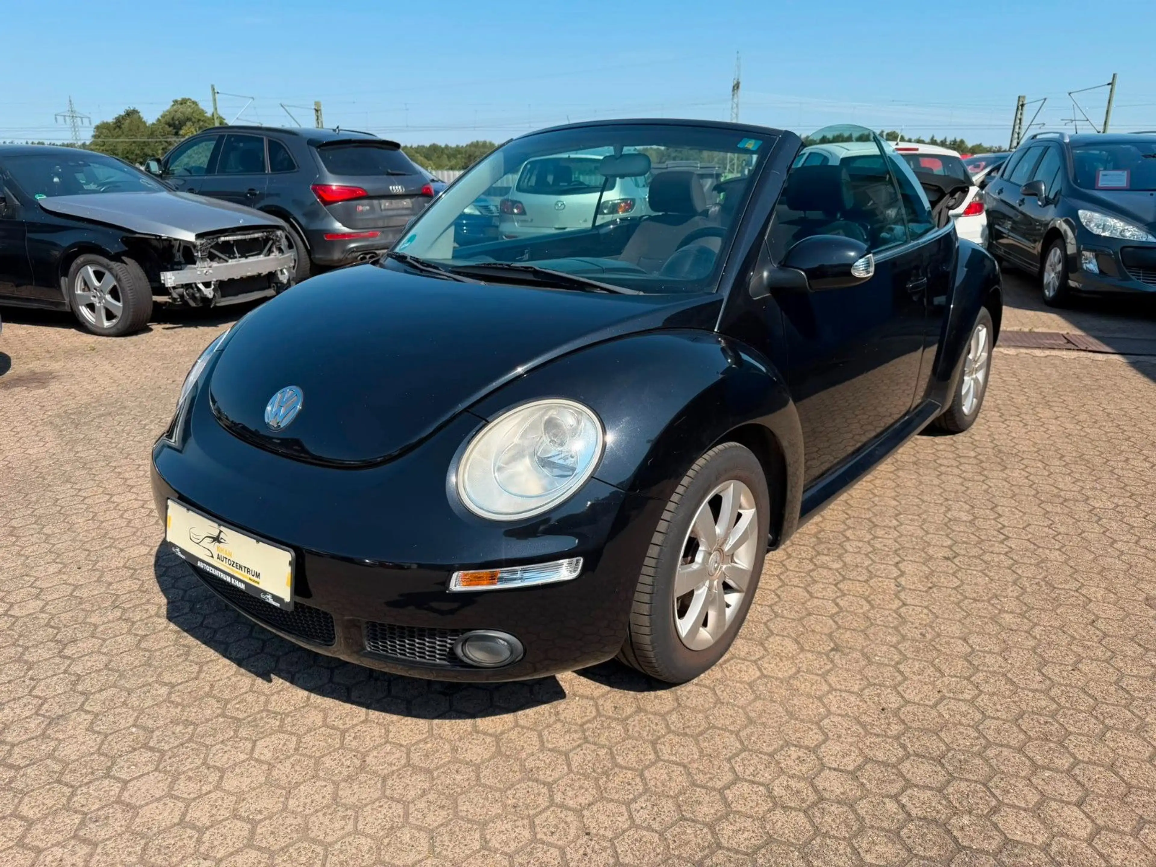 Volkswagen New Beetle 2.0 Cabriolet — photo 4