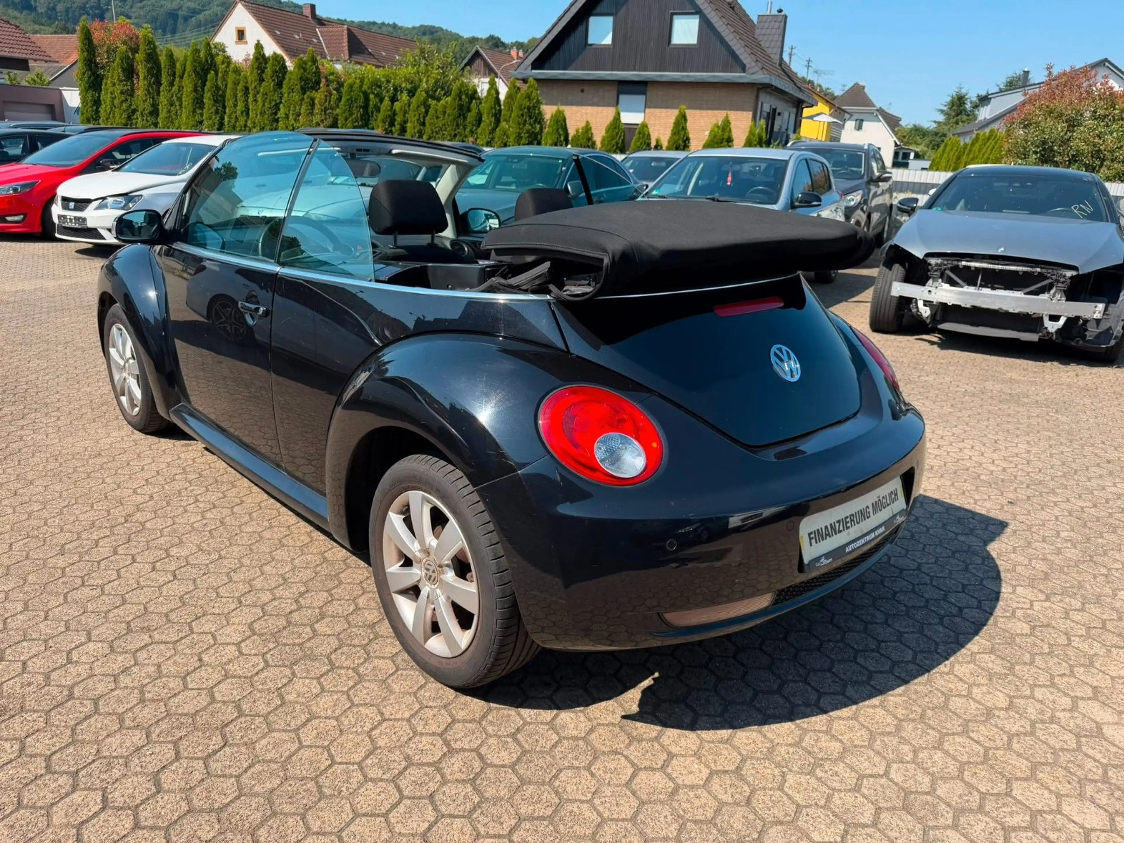 Volkswagen New Beetle 2.0 Cabriolet — photo 6