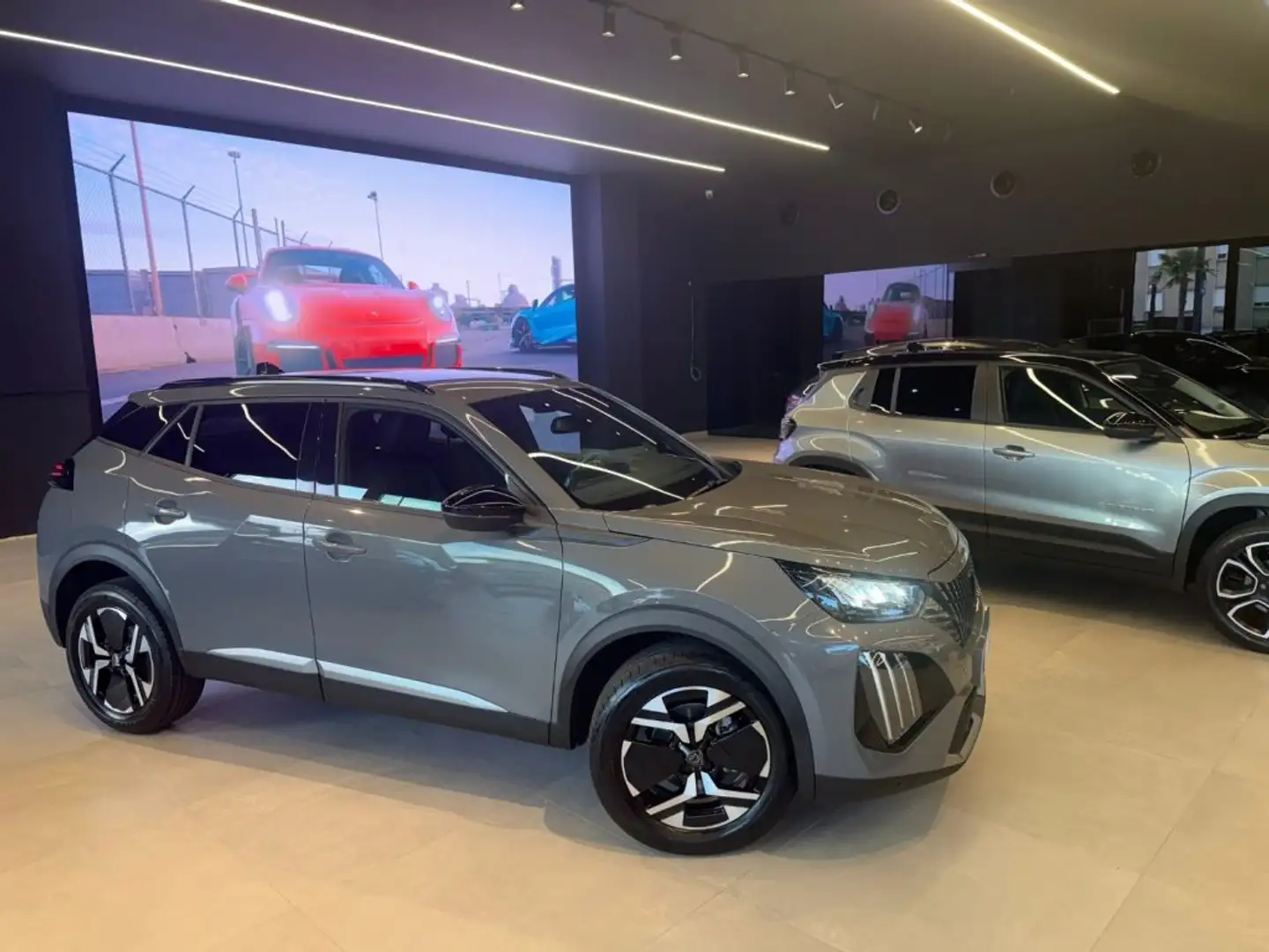 Peugeot 2008 Puretech S&S Allure Grigio - 2