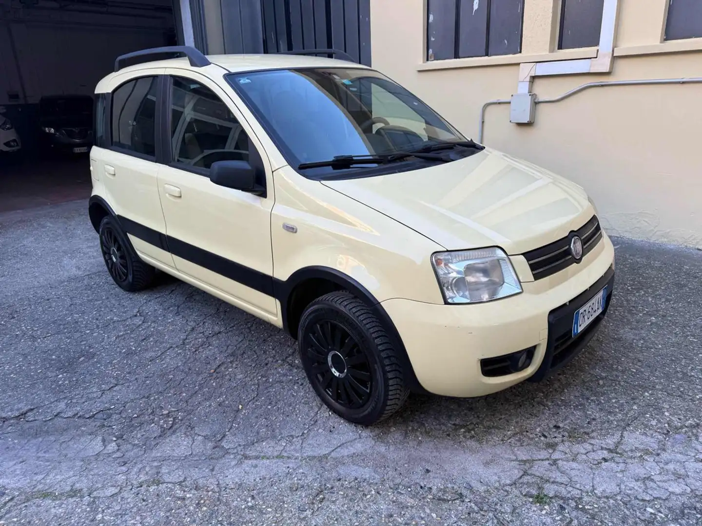 Fiat Panda 1.2 Climbing Natural Power Geel - 1