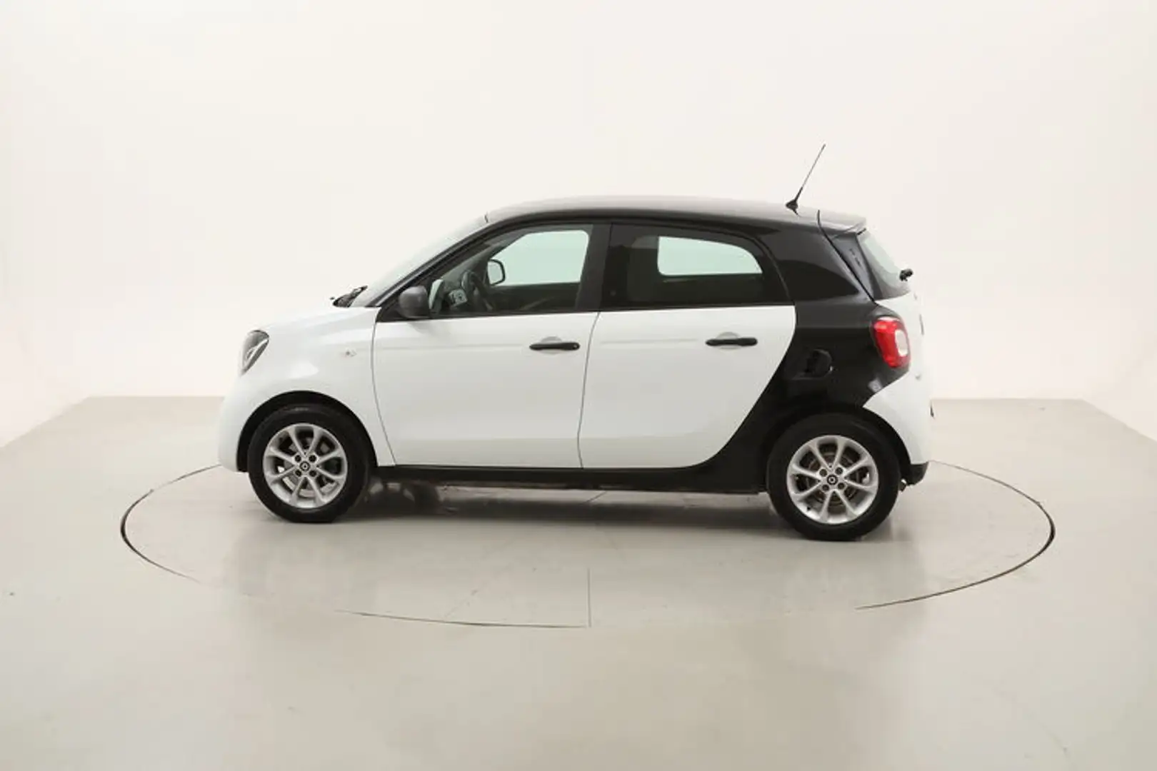 smart forFour Youngster 1.0 Benzina 71CV Bianco - 2