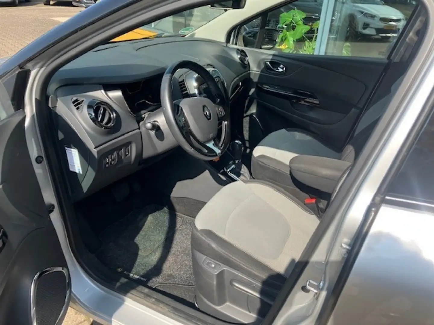 Renault Captur 1.2 TCe Dynamique - camera - navi - stoelverwarmin Zilver - 2