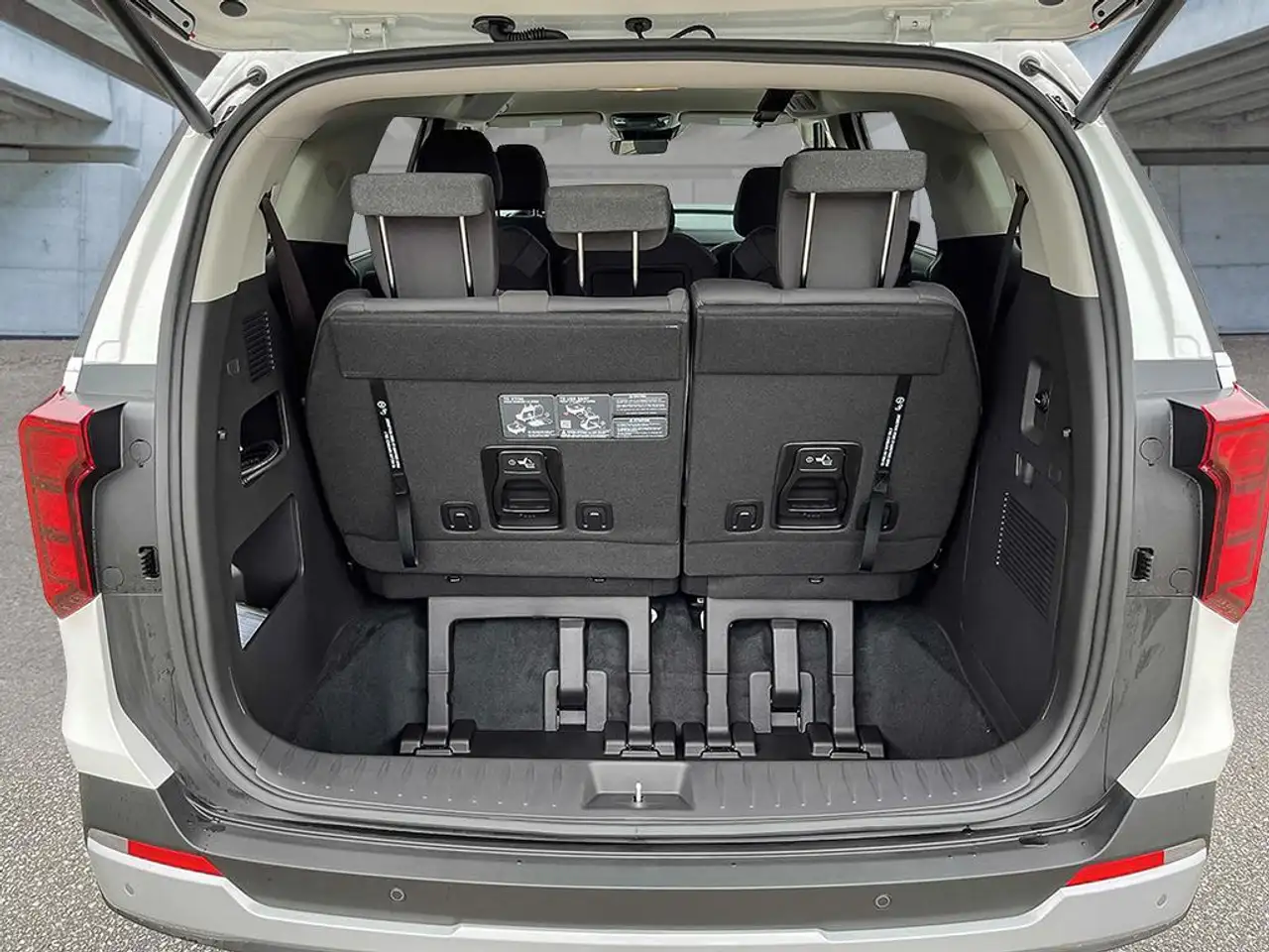 Kia Carnival снимка Kia Carnival