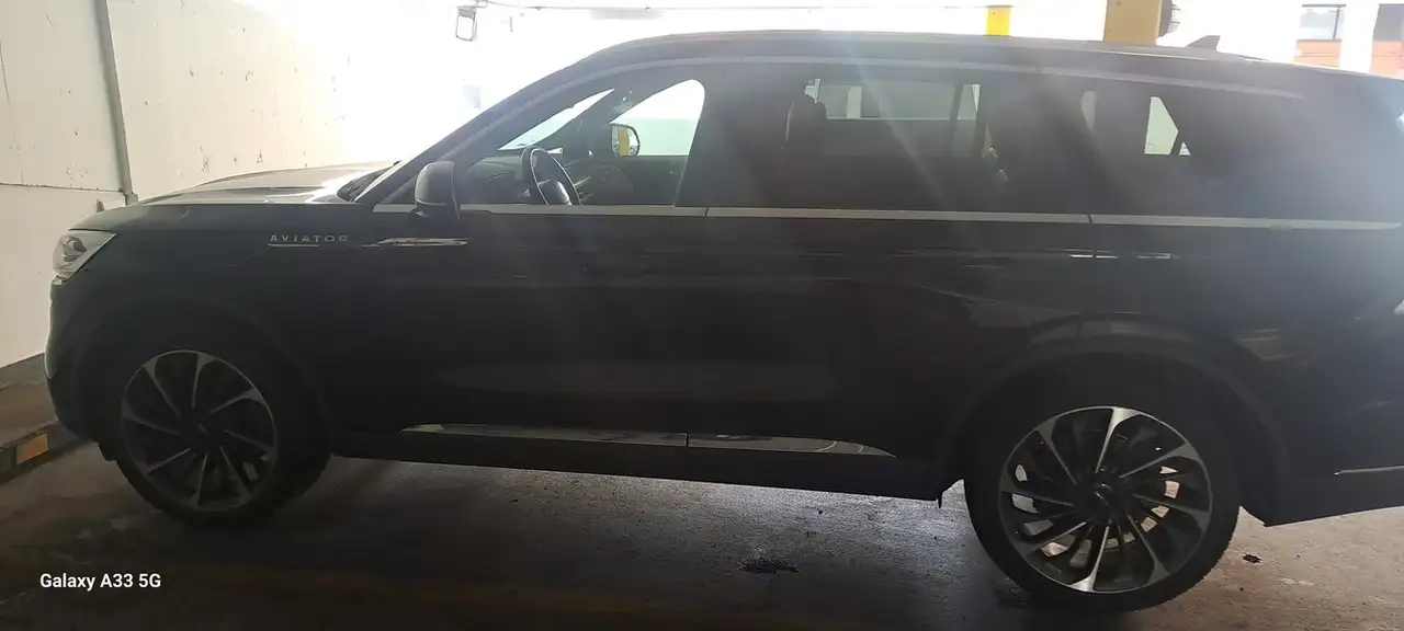 Lincoln Aviator снимка Lincoln Aviator