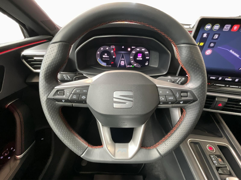 SEAT Leon ST+FR+DSG+Matrix-LED+Pano+P.Vision+AHK — photo 10