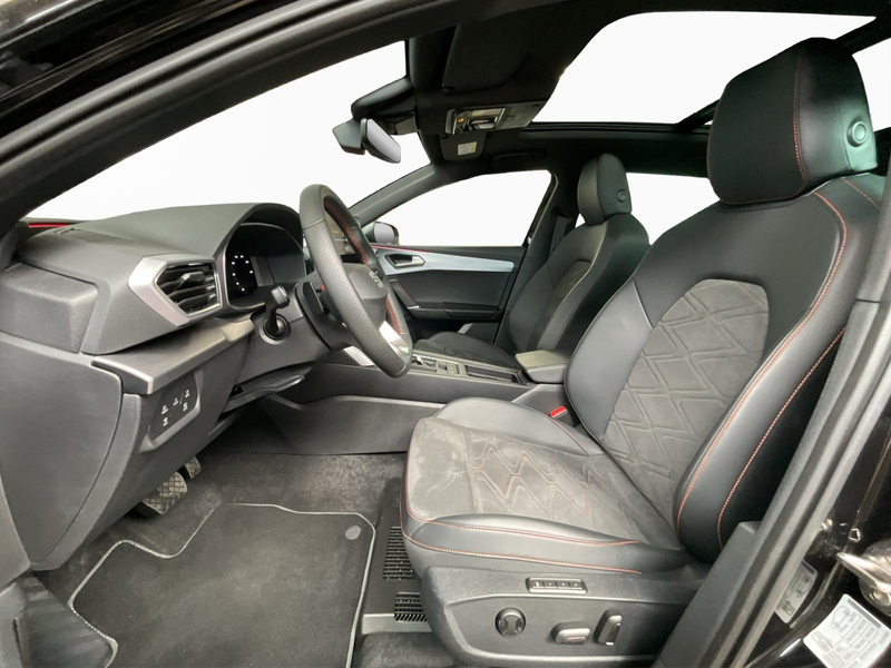 SEAT Leon ST+FR+DSG+Matrix-LED+Pano+P.Vision+AHK — photo 9