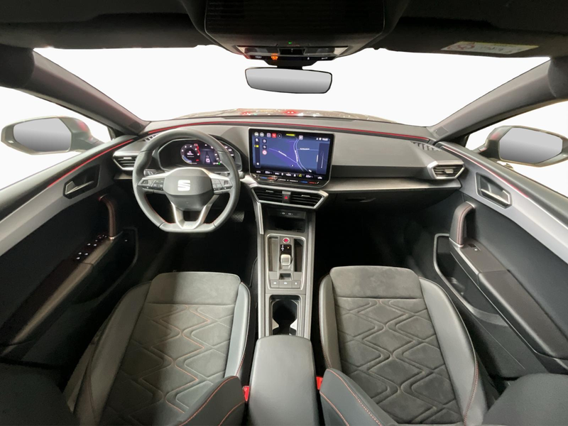 SEAT Leon ST+FR+DSG+Matrix-LED+Pano+P.Vision+AHK — photo 2