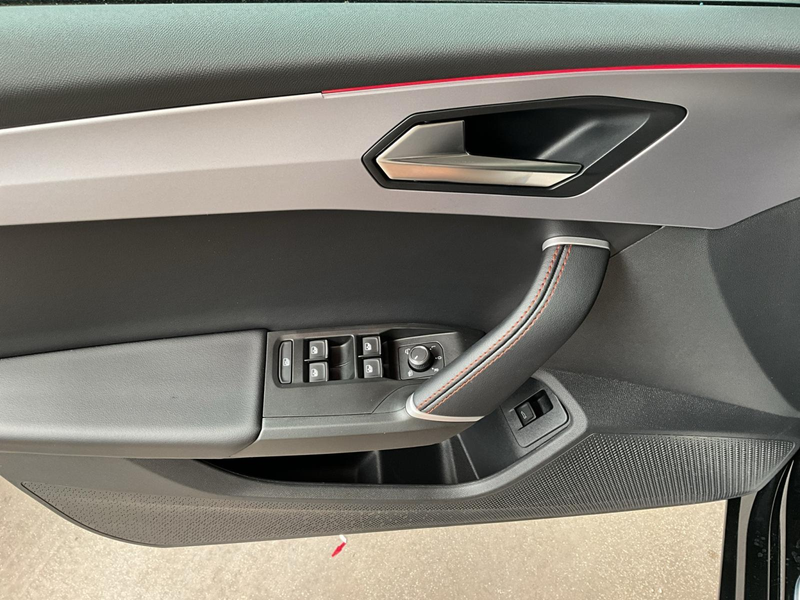 SEAT Leon ST+FR+DSG+Matrix-LED+Pano+P.Vision+AHK — photo 14