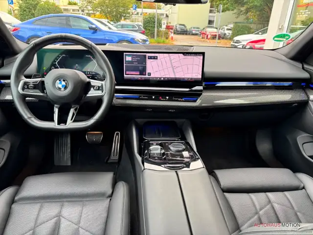BMW 5 Series view 11