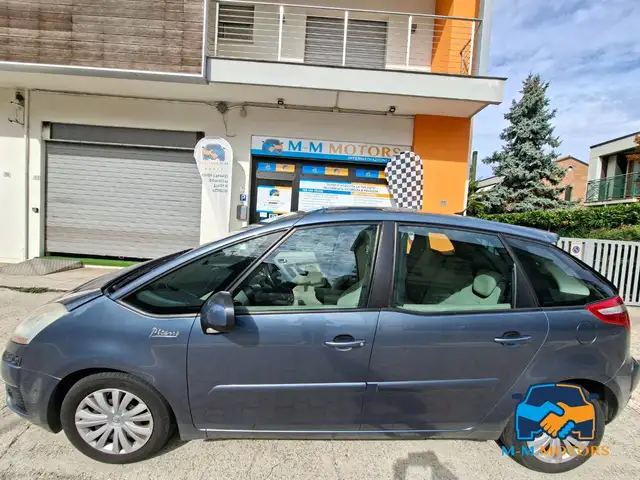 Citroen C4 Picasso view 4