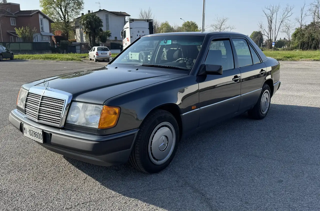 Mercedes-Benz 200