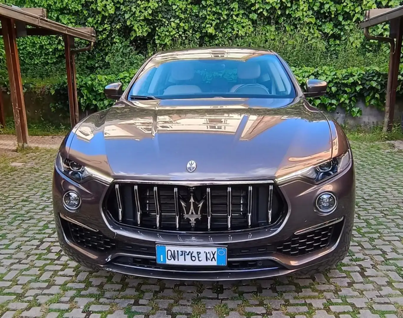 Maserati Levante MHEV 330 CV AWD Executive Gris - 2