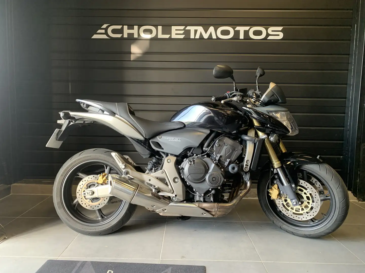 Honda Hornet Schwarz - 1