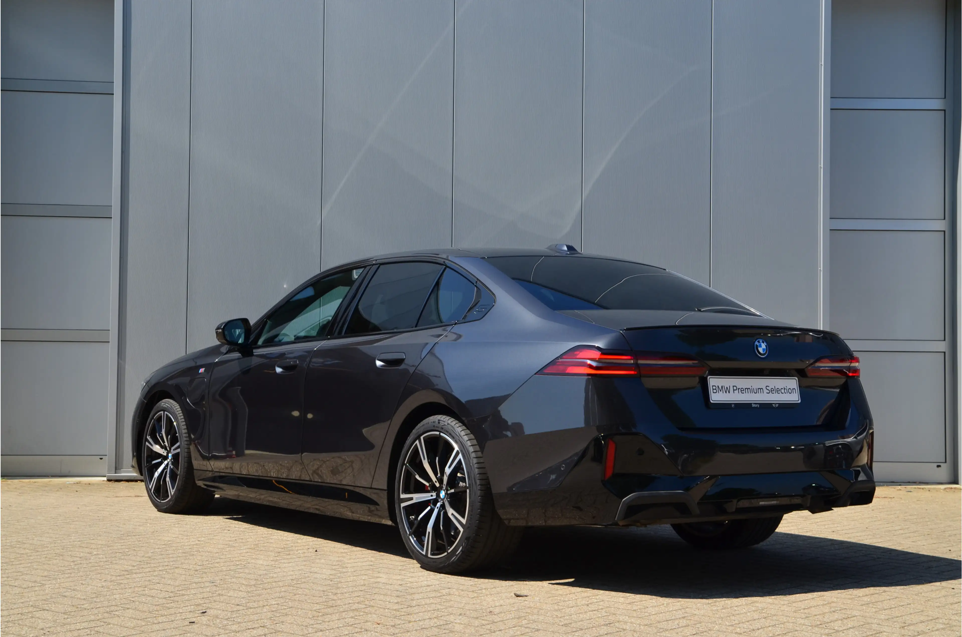 BMW 550 5 Serie 550e xDrive M Sport Automaat / Trekhaak / — photo 6