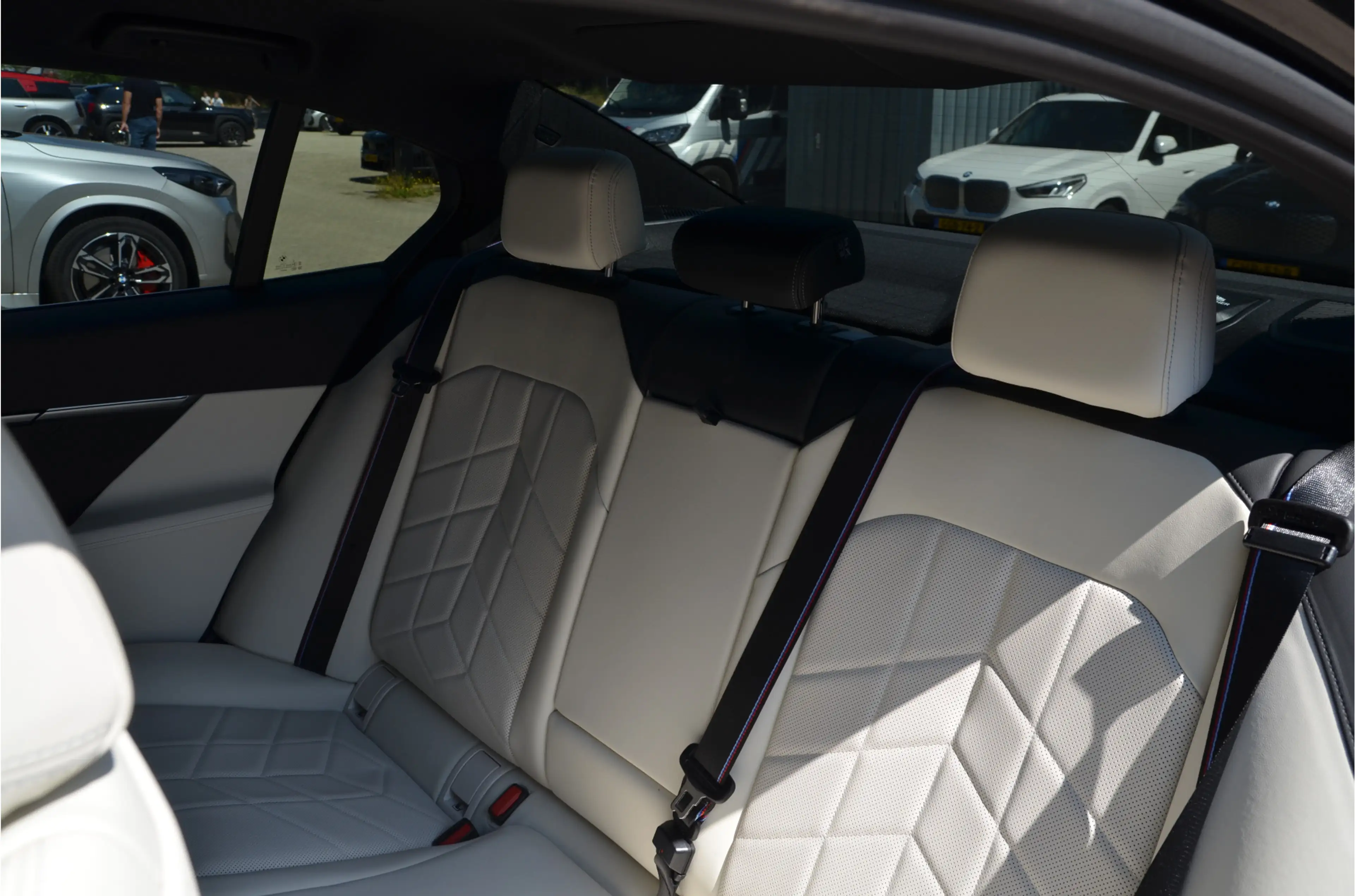 BMW 550 5 Serie 550e xDrive M Sport Automaat / Trekhaak / — photo 12