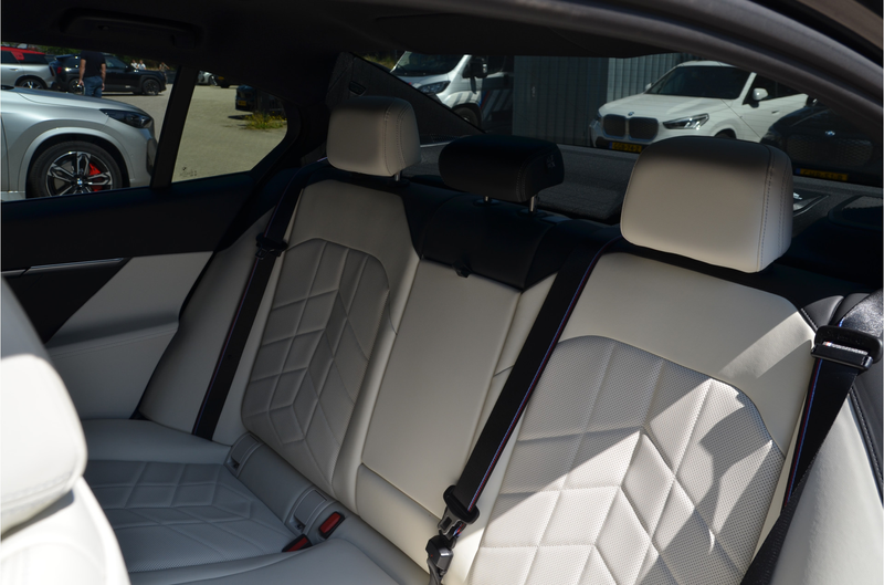 BMW 550 5 Serie 550e xDrive M Sport Automaat / Trekhaak / — photo 12