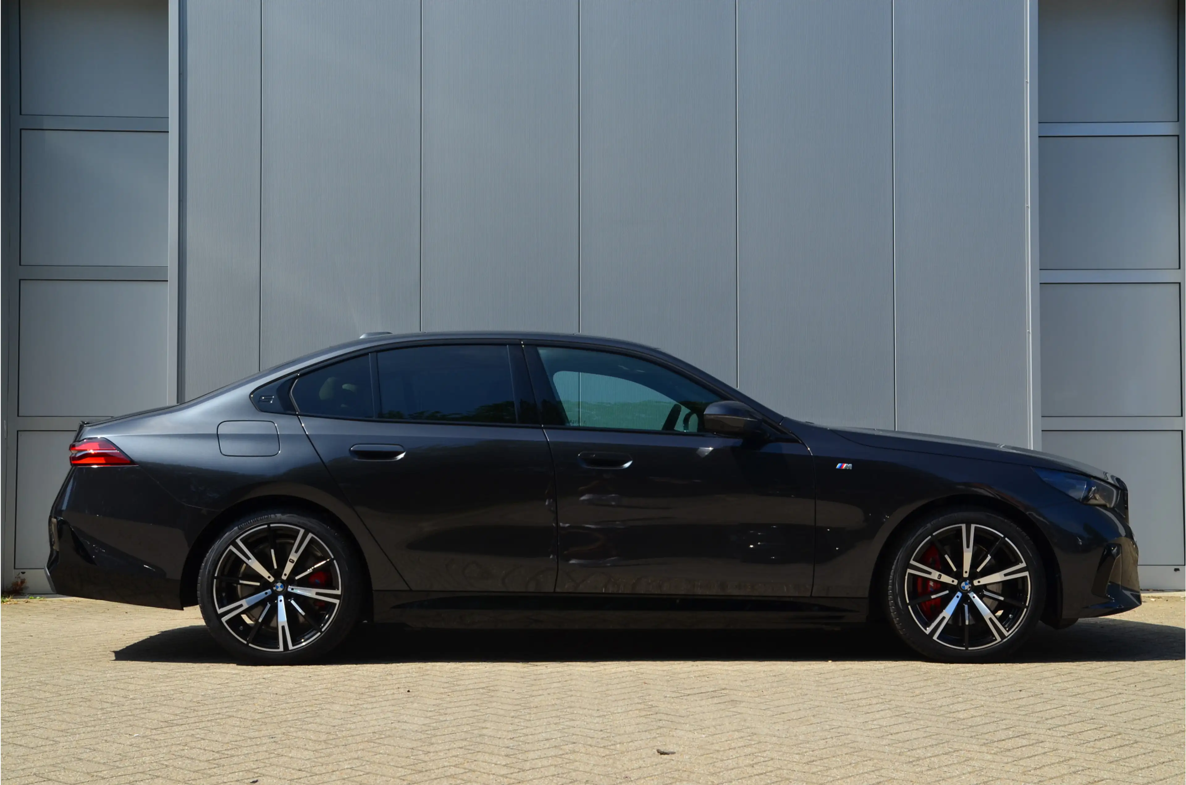 BMW 550 5 Serie 550e xDrive M Sport Automaat / Trekhaak / — photo 3