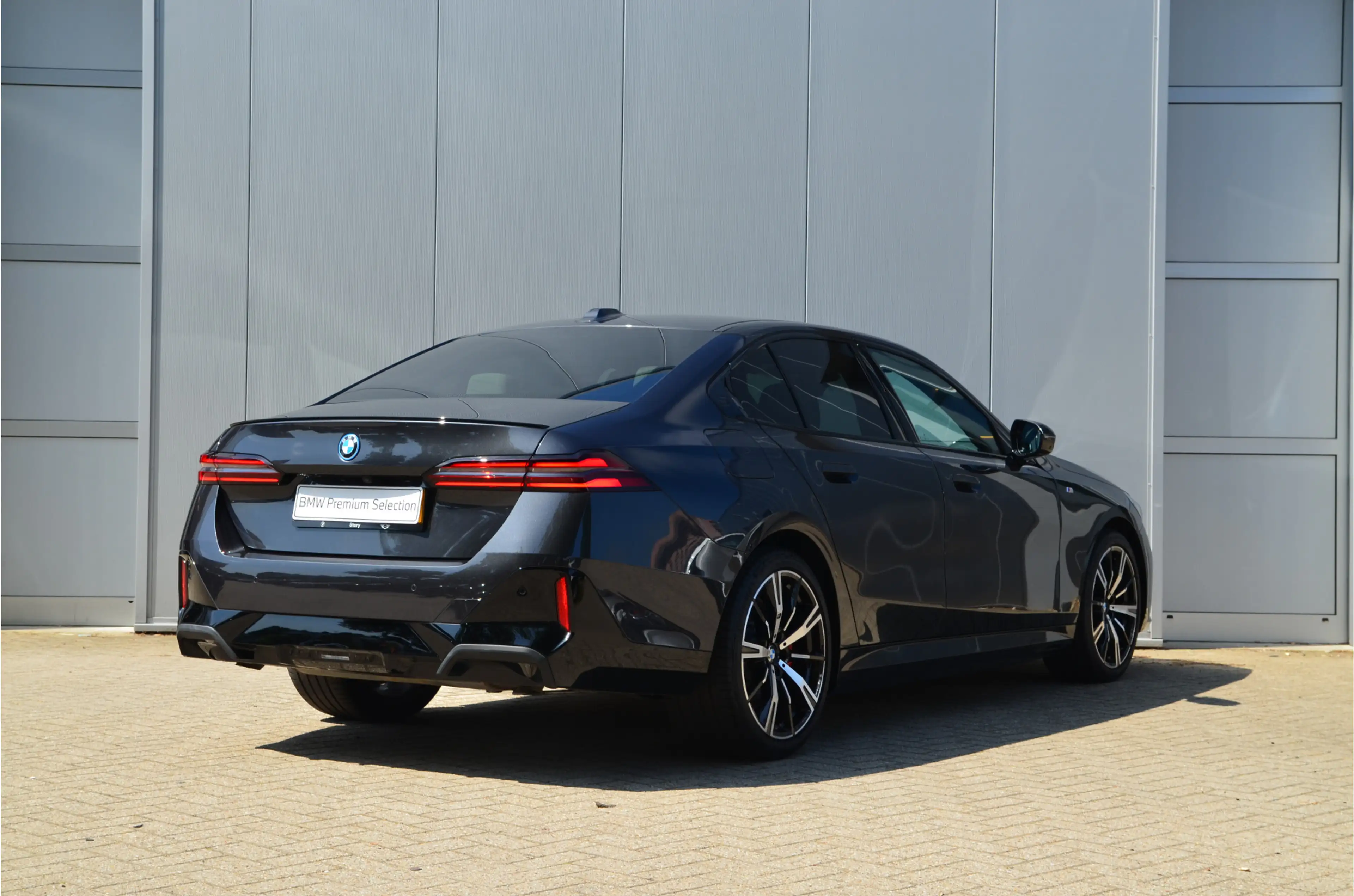 BMW 550 5 Serie 550e xDrive M Sport Automaat / Trekhaak / — photo 4