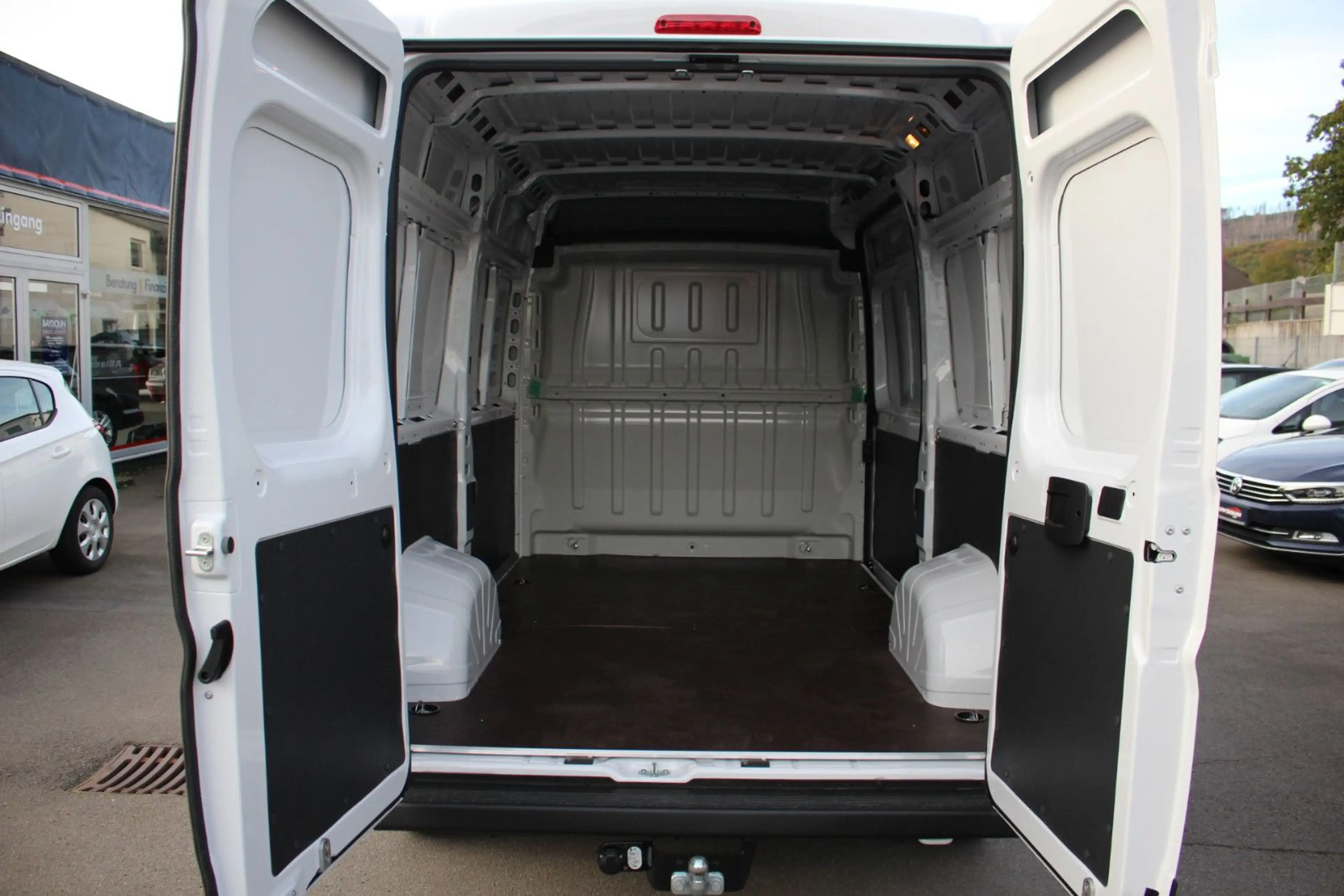 Peugeot Boxer 2.2 L2H2/AHK/Klima/Tempomat/HolzBod./3Sitz — photo 9