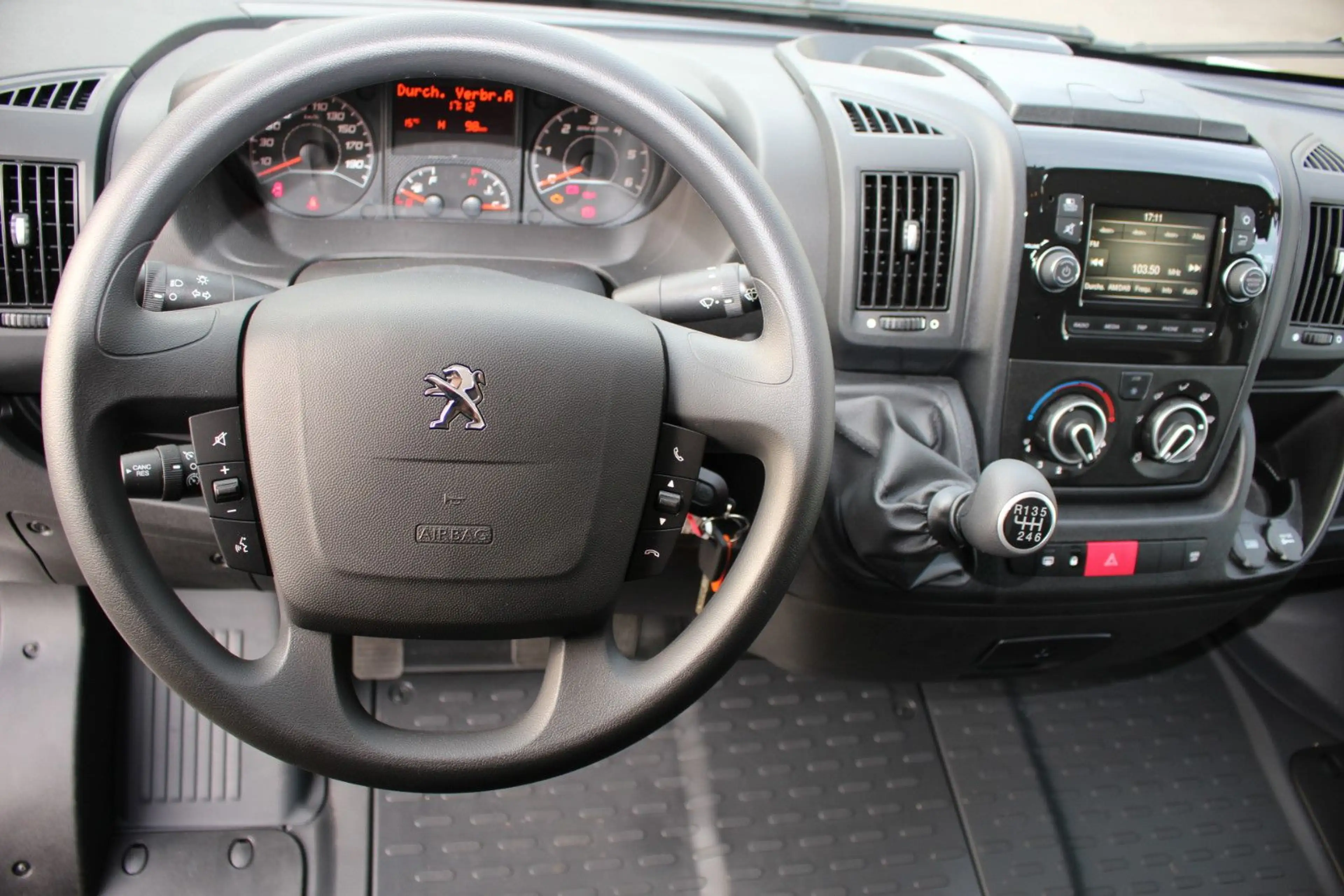 Peugeot Boxer 2.2 L2H2/AHK/Klima/Tempomat/HolzBod./3Sitz — photo 12