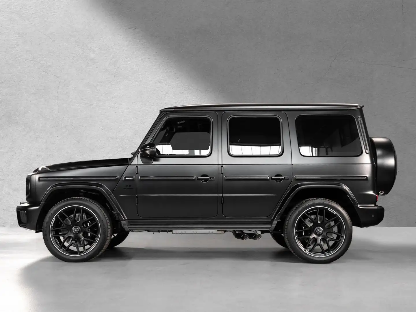 Mercedes-Benz G 63 AMG "A22+Carbon Aussen+Carbon+Prod.2025" Zwart - 1