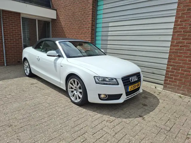 Audi A5 view 2