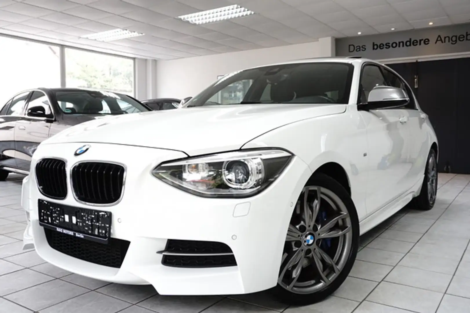 BMW 135 Mi xDrive Sport-Aut. ADAPTIVE FW NAVI H&K Bianco - 2