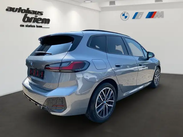 BMW 2 Series view 3