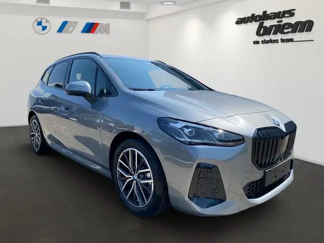 BMW 2 Series view 2