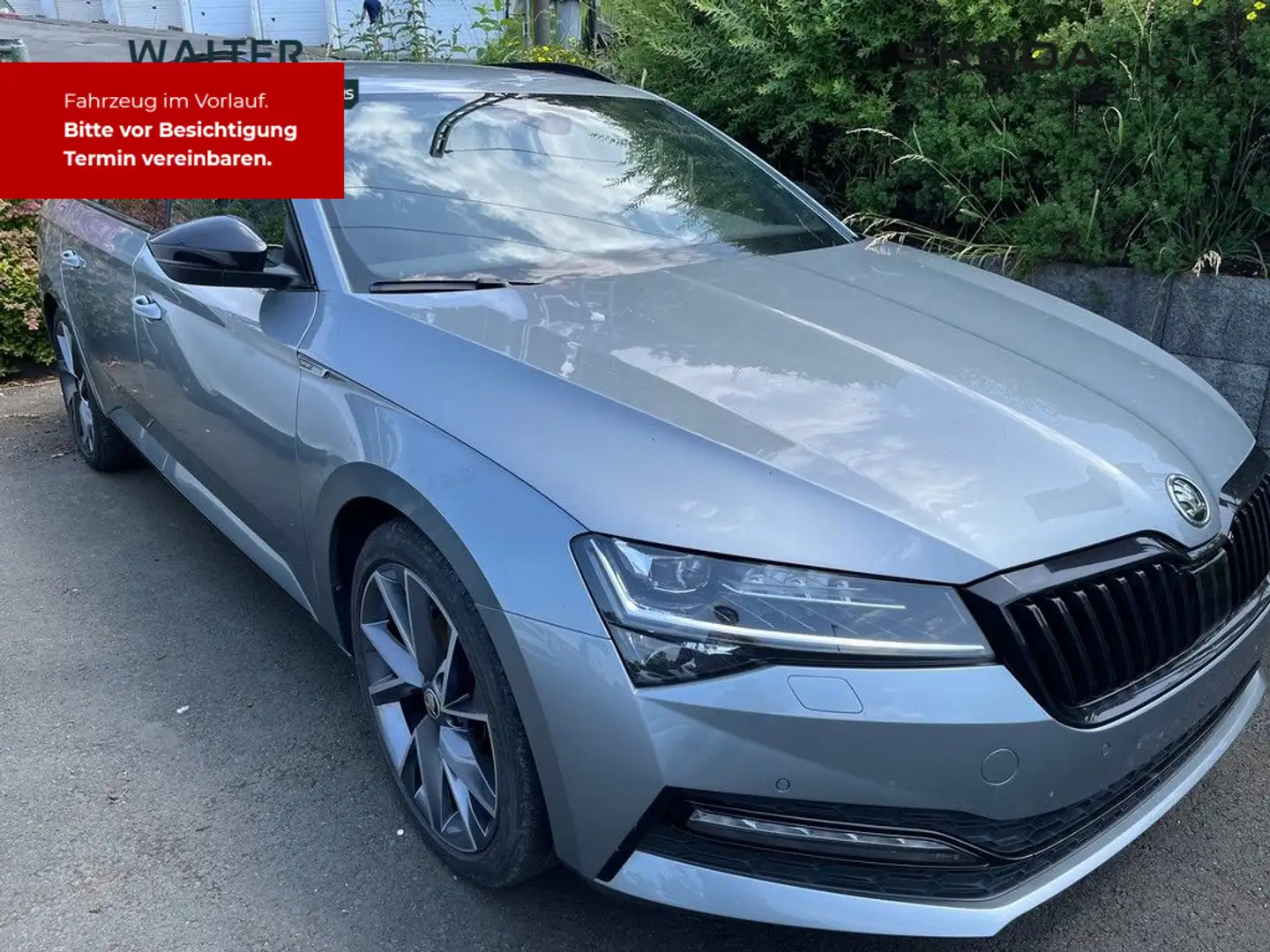 Skoda Superb Combi 2.0 TDI DSG Gris - 2