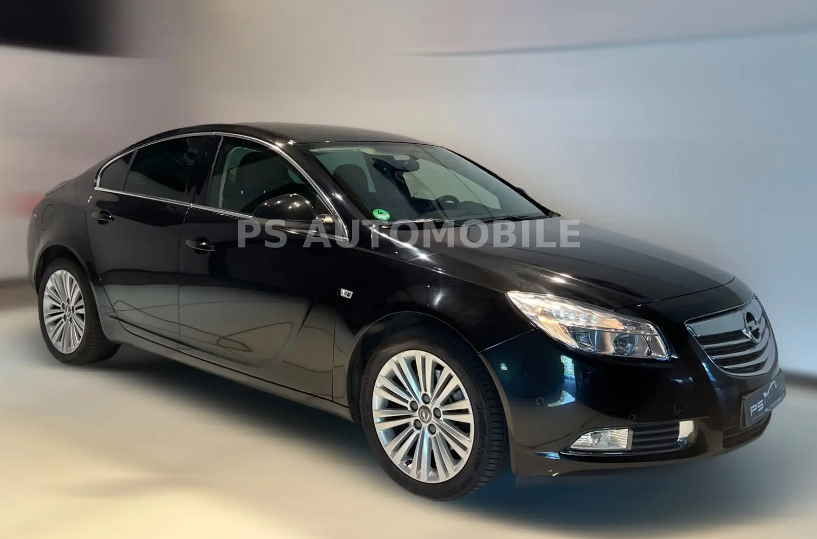 Opel Insignia 1.6 Turbo Design Edition/NAVI/KLIMAAUT Schwarz - 1