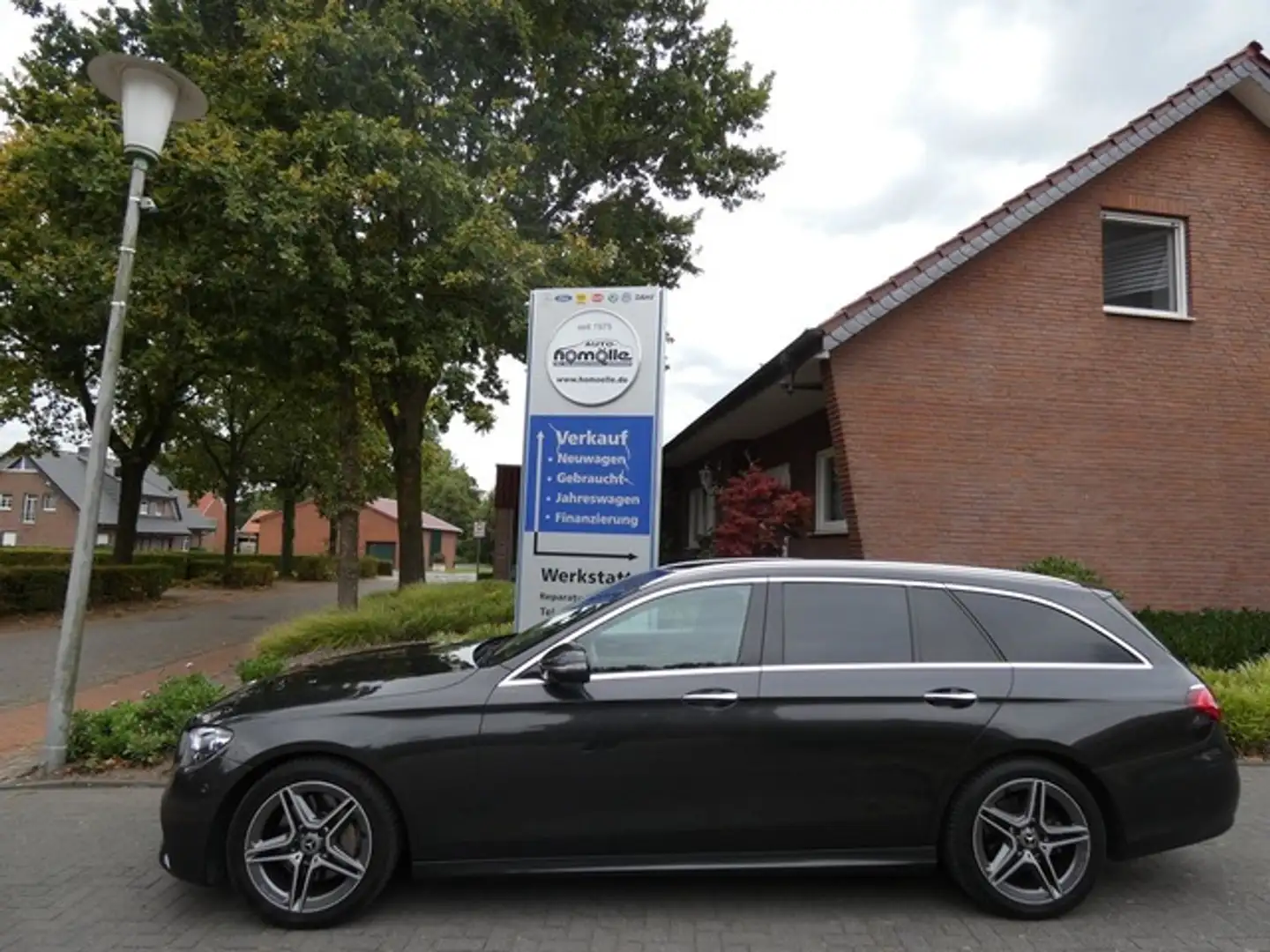 Mercedes-Benz E 220 T d AMG - LINE LED NAV RFK 360° DISTRONIC Grau - 2