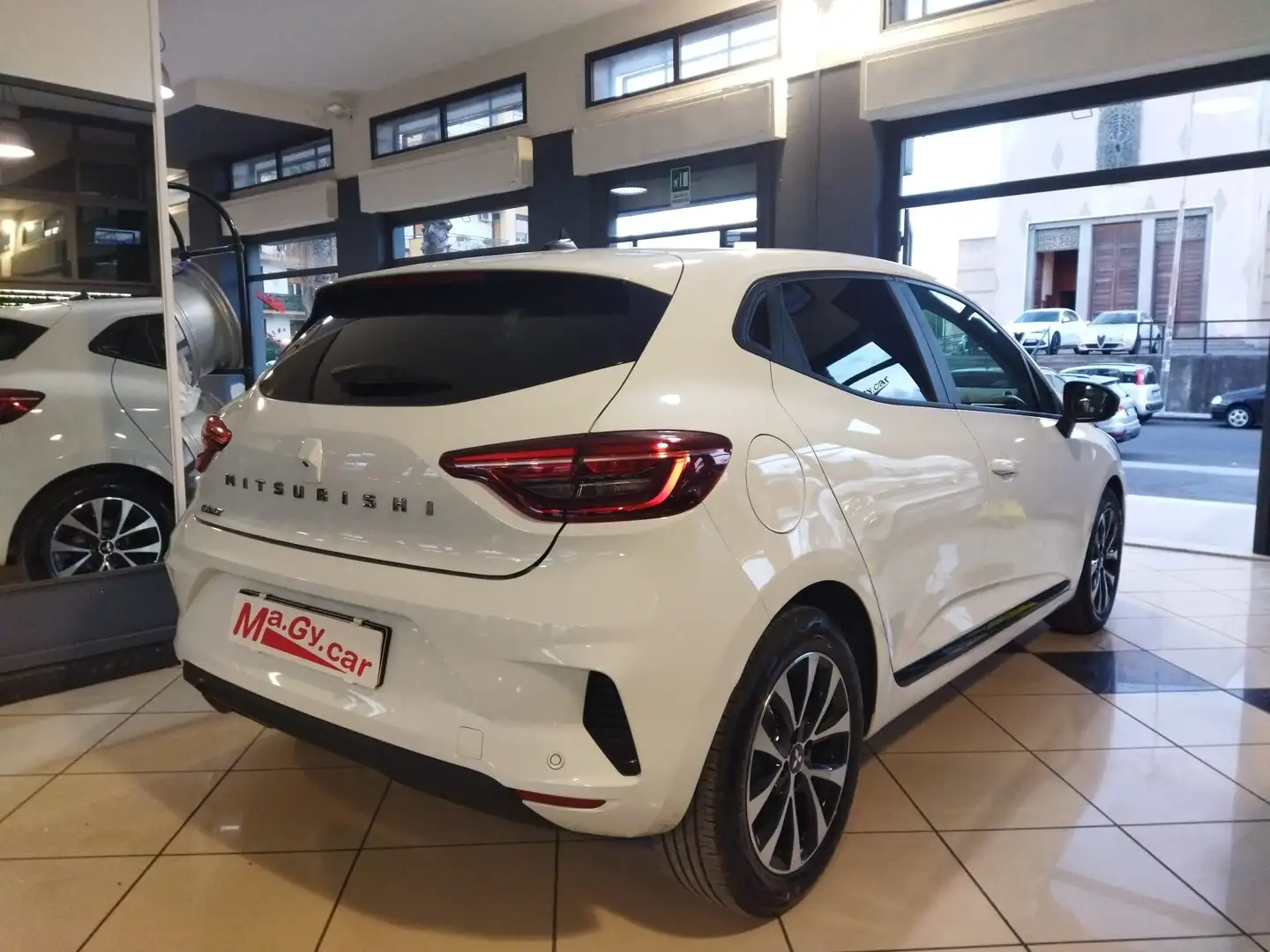 Mitsubishi Colt Colt 1.0 turbo 91 cv Invite Blanc - 2